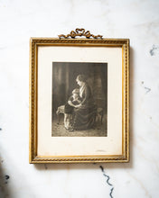 Lataa kuva Galleria-katseluun, Rusettikoristeinen antiikkitaulu äiti ja lapsi, Pariisi
