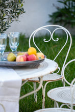 Lataa kuva Galleria-katseluun, Taitettava kermanvalkoinen klassikko puutarhapöytä, Aix-en-Provence
