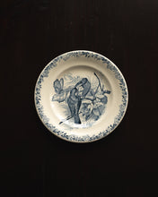 Lataa kuva Galleria-katseluun, Sini-valkoiset vintage lautaset (2kpl) linnun kuvilla, Pariisi
