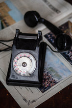 Lataa kuva Galleria-katseluun, Vanha vintage puhelin, Nizza

