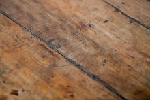 Lataa kuva Galleria-katseluun, Matala puinen antiikkipöytä, Nizza
